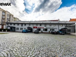 Pronájem kanceláře, Hradec Králové, třída Karla IV., 206 m2