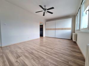 Pronájem bytu 2+1, Hradec Králové - Třebeš, Urxova, 55 m2