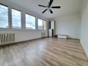 Pronájem bytu 2+1, Hradec Králové - Třebeš, Urxova, 55 m2