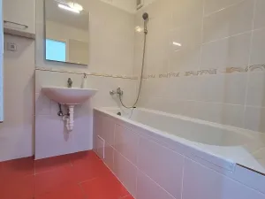 Pronájem bytu 2+1, Hradec Králové - Třebeš, Urxova, 55 m2