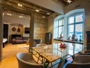Pronájem bytu 3+1, Praha - Malá Strana, Mostecká, 105 m2