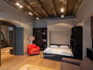 Pronájem bytu 3+1, Praha - Malá Strana, Mostecká, 105 m2