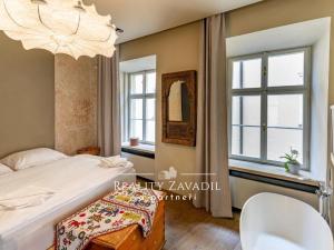 Pronájem bytu 3+1, Praha - Malá Strana, Mostecká, 105 m2