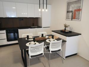 Pronájem bytu 2+kk, Pardubice, Křemenská, 61 m2