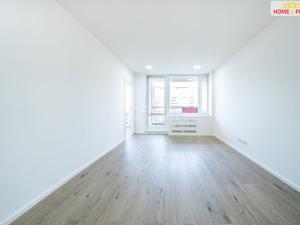 Prodej bytu 3+1, Praha - Kobylisy, Chabařovická, 69 m2
