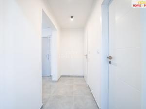 Prodej bytu 3+1, Praha - Kobylisy, Chabařovická, 69 m2