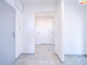 Prodej bytu 3+1, Praha - Kobylisy, Chabařovická, 69 m2