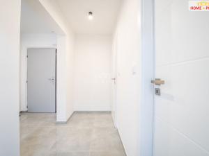 Prodej bytu 3+1, Praha - Kobylisy, Chabařovická, 69 m2