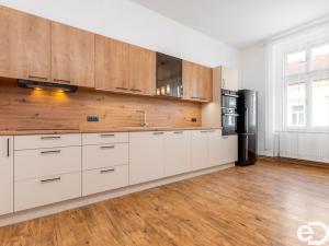 Pronájem bytu 2+1, Pardubice, Sladkovského, 85 m2