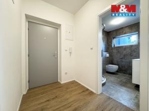Prodej bytu 1+kk, Ostrov, Sukova, 23 m2
