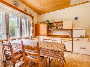 Prodej rodinného domu, Krupka - Unčín, Školní, 145 m2