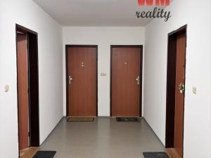 Prodej bytu 1+1, Karlovy Vary - Bohatice, Dubová, 30 m2