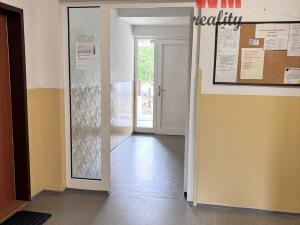 Prodej bytu 1+1, Karlovy Vary - Bohatice, Dubová, 30 m2