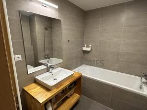 Prodej bytu 2+kk, Praha - Holešovice, Argentinská, 50 m2
