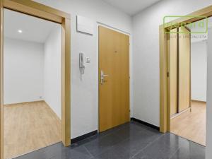 Prodej bytu 4+1, Mariánské Lázně - Úšovice, Hroznatova, 79 m2