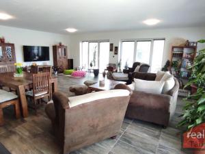 Prodej rodinného domu, Říčany, 341 m2