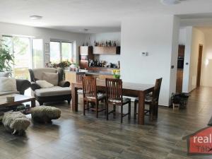 Prodej rodinného domu, Říčany, 341 m2