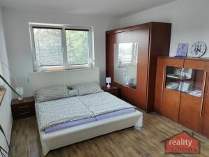 Prodej rodinného domu, Říčany, 341 m2