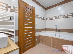 Prodej bytu 4+kk, Karlovy Vary, Dubová, 99 m2