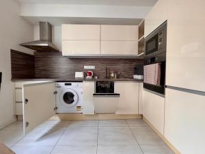 Pronájem bytu 3+kk, Praha - Holešovice, Milady Horákové, 90 m2