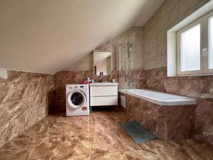 Pronájem bytu 3+kk, Praha - Holešovice, Milady Horákové, 90 m2