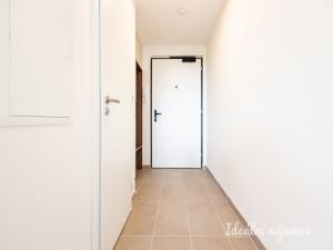 Pronájem bytu 1+kk, Praha - Kamýk, Zimova, 34 m2