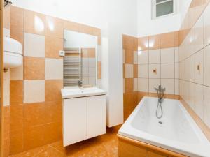 Pronájem bytu 2+1, Hradec Králové, náměstí Svobody, 70 m2