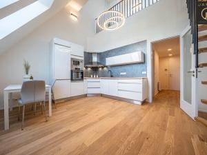Pronájem bytu 2+kk, Praha - Holešovice, U průhonu, 47 m2