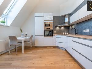 Pronájem bytu 2+kk, Praha - Holešovice, U průhonu, 47 m2