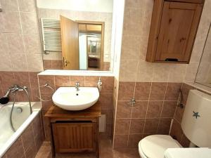 Prodej bytu 1+kk, Praha - Hlubočepy, Voskovcova, 45 m2