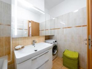 Pronájem bytu 2+kk, Ostrava, Kaminského, 63 m2