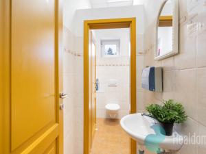 Pronájem výrobních prostor, Milevsko, 1250 m2