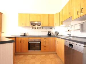 Pronájem bytu 3+1, Praha - Vinohrady, Záhřebská, 98 m2