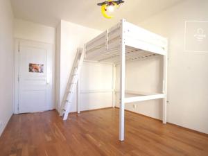 Pronájem bytu 3+1, Praha - Vinohrady, Záhřebská, 98 m2