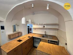 Pronájem komerční nemovitosti, Hukvaldy, 240 m2