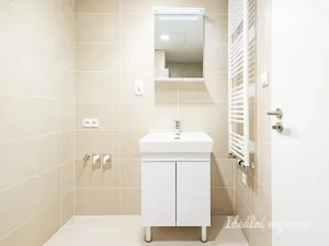 Pronájem bytu 1+kk, Praha - Hloubětín, Poděbradská, 32 m2