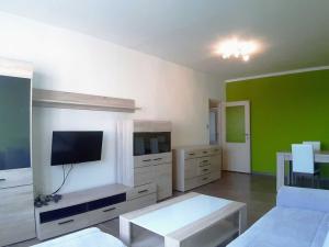 Pronájem bytu 2+1, Praha - Malešice, Počernická, 55 m2