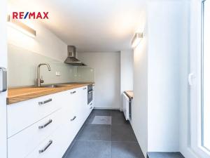 Pronájem kanceláře, Praha - Smíchov, U smíchovského hřbitova, 53 m2