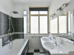 Pronájem bytu 3+1, Praha - Nové Město, Jungmannova, 80 m2