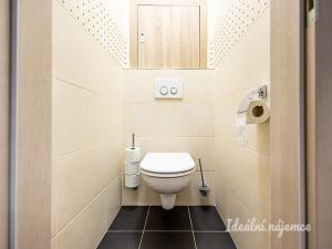Pronájem bytu 2+1, Praha - Malešice, Plaňanská, 55 m2