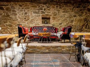 Prodej obchodního prostoru, Znojmo - Popice, 1700 m2