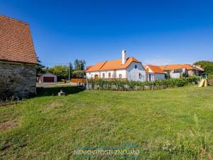 Prodej obchodního prostoru, Znojmo - Popice, 1700 m2