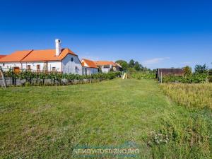 Prodej obchodního prostoru, Znojmo - Popice, 1700 m2