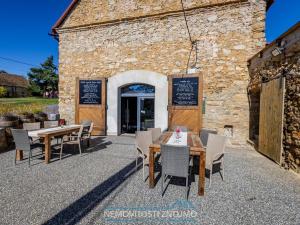 Prodej obchodního prostoru, Znojmo - Popice, 1700 m2