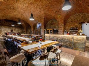 Prodej obchodního prostoru, Znojmo - Popice, 1700 m2