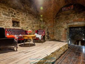 Prodej obchodního prostoru, Znojmo - Popice, 1700 m2