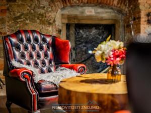 Prodej obchodního prostoru, Znojmo - Popice, 1700 m2