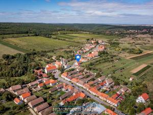 Prodej obchodního prostoru, Znojmo - Popice, 1700 m2