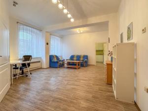Pronájem kanceláře, Žatec, Hájkova, 64 m2