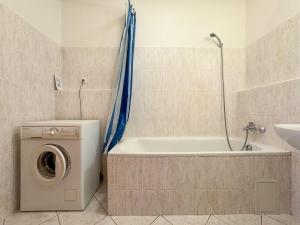 Pronájem bytu 2+kk, Praha - Strašnice, Na palouku, 53 m2